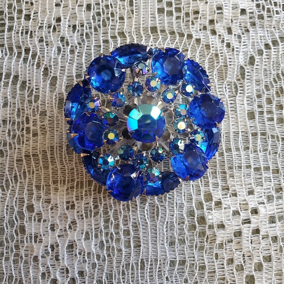 Vintage 1950s 3-D Blue Aurora Borealis Judy Lee Brooch - Picture 3 of 6